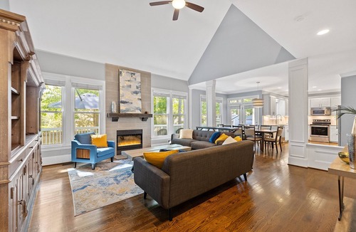 North Raleigh House | Spacious 5 Bedroom, Hot Tub, Arcade Room, EV Charger, Handicap & Quiet Culdesac!