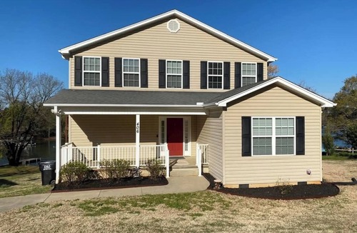 Anderson House | Spacious 5-bedroom lakefront house in Anderson, 13 miles to Clemson