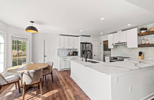 Skyland House | Spacious 5-bedroom mountain view house in beautiful Asheville