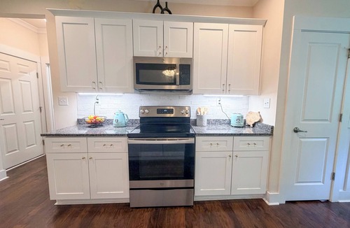 Indian Trail House | Spacious 5BR Home/Fenced Backyard/Fire pit/Fast Wi-Fi