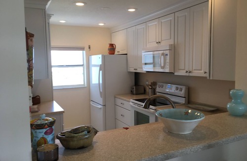 Fort Pierce Shores Apartment | Spacious 5th-floor condo at Ocean Harbour North on serene Hutchinson Island