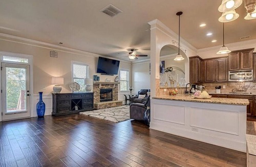 Grovetown House | Spacious 6-bedroom house in enchanting Evans with AC and fitness room.