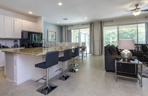 Bellavida Villa | Spacious and Modern 8 Bedroom 5 Bathroom Villa in Bella Vida Resort 498MB