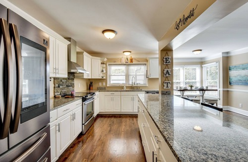 Anderson House | Spacious Anderson Home: Great for Group Retreats
