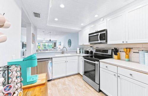 Chandler Park Condo | Spacious & Beachy Monthly Rental - On Beach w/Pool!