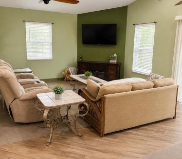 Cape Coral Apartment | Spacious coastal Getaway
