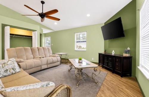 Cape Coral Apartment | Spacious coastal Getaway