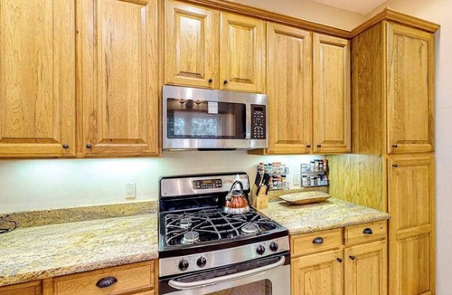 Whittier House | Spacious condo with fireplace, washer/dryer & access to pool/hot tub