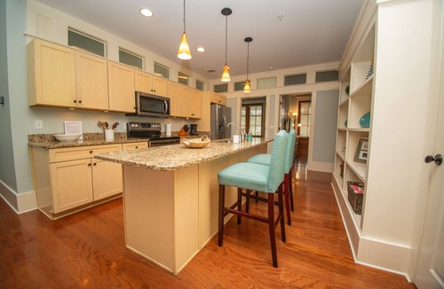 Habersham Condo | Spacious Condo with Private Balcony: A Pet Owner's Dream in the Lowcountry