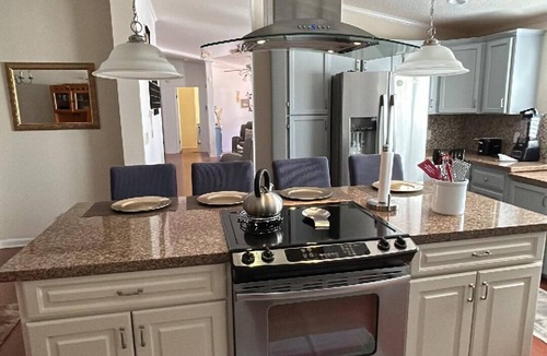 Lydia House | Spacious Cozy 4 BR Home w/Wi-Fi & Free Parking