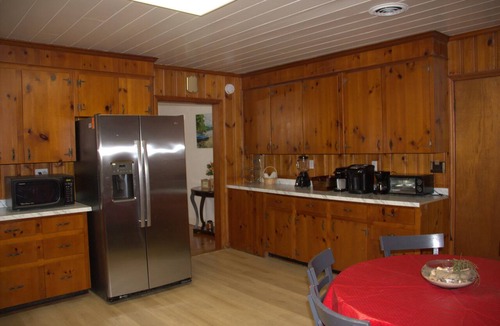 Garden City House | Spacious, Cozy and Quiet 3 Bedrooms and 2 Bathrooms Located 12 min to downtown