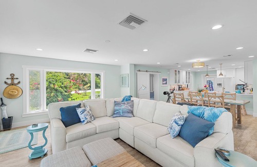 Jensen Beach House | Spacious & Fully Renovated Retreat with Breathtaking Intracoastal Views