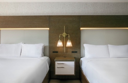 Shipyard Plantation Hotel | Spacious Good-Value Accommodation! w/Outdoor Pool, Beachfront, Pet-Friendly!