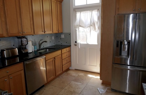 Beach Institute House | Spacious home in the Historic District. Sleeps 8. Free Parking