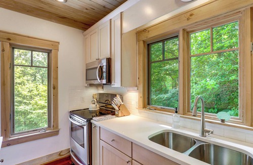 Laurel Ridge House | Spacious Home w/Hot Tub & Views in Black Mountain