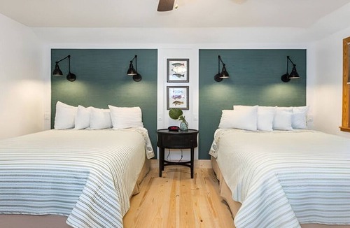 Captiva Hotel | Spacious Island Retreat | Near Marina | 3 Bedroom Cottage