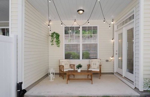 Cary Villa | Spacious, King Suite, 5* Location, Pets OK