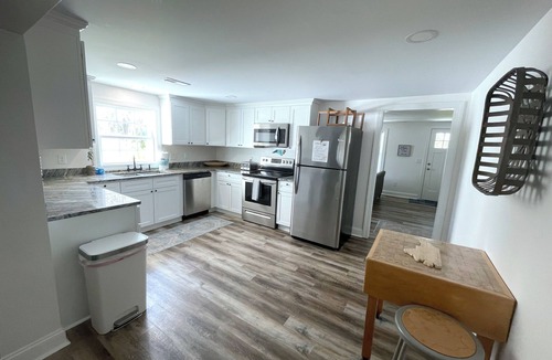 Ogden House | Spacious Modern Farmhouse Close to the Beach