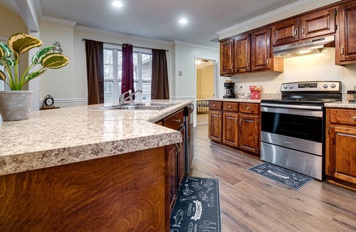 Hinesville House | Spacious Modern Retreat near Fort Stewart