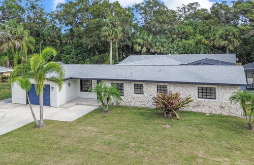 Vero Beach South House | Spacious Multi-Unit 8-bedroom house with AC and WiFi in delightful Vero Beach