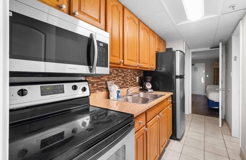Myrtle Beach Hotel | Spacious Oceanfront Suite 3rd Flr W/Breakfast