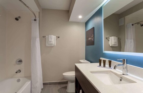 Florida Central Atlantic Coast Hotel | Spacious Orlando Stay Near Epcot – 10 Min Drive