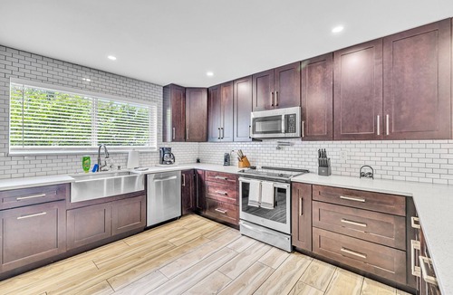 Tropic Palms House | Spacious Palm Paradise Retreat -Heated Pool East Delray - Near The Beach- 4/3