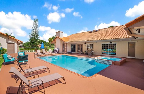Wellington House | Spacious pool home in Wellington near WEF