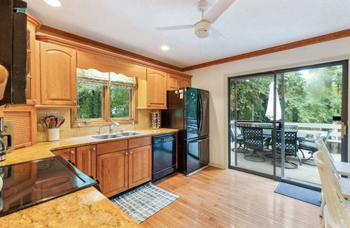 Anderson House | Spacious & Private Lakefront Retreat Near Clemson!