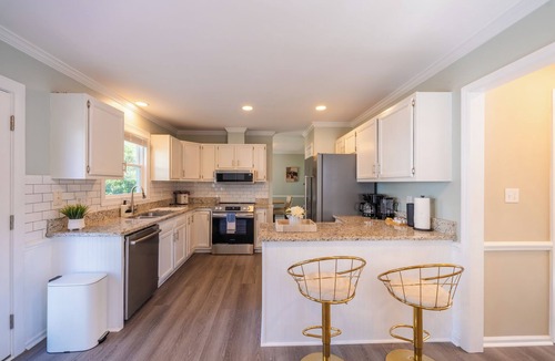 Northwest Raleigh House | Spacious Raleigh 3BR Home with Patio Grill Pool Tennis and Pet Friendly Stay