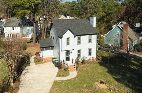 Northwest Raleigh House | Spacious Raleigh 3BR Home with Patio Grill Pool Tennis and Pet Friendly Stay
