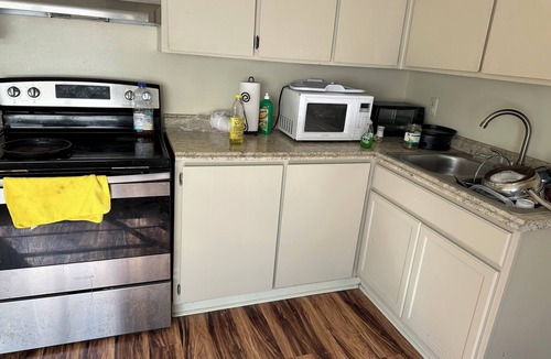 Midtown Apartment | Spacious resting spot in peaceful Savannah with AC