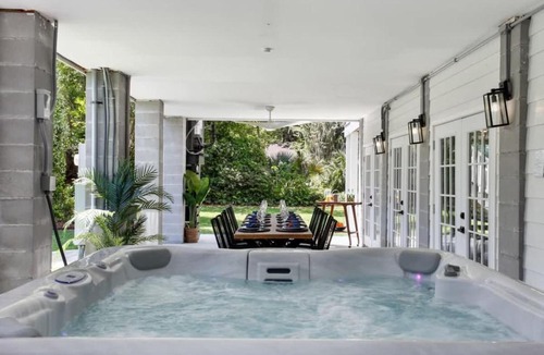 Whitemarsh Island House | Spacious Serene Estate Hot Tub Near Beach