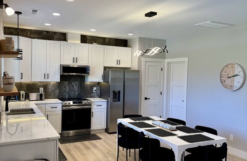 Leicester House | Spacious Suite 13 Mins to Downtown Asheville