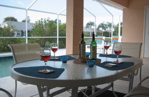 Crown Pointe House | Spacious villa with beheizb. Saltwater pool focused directly on the lake, south side