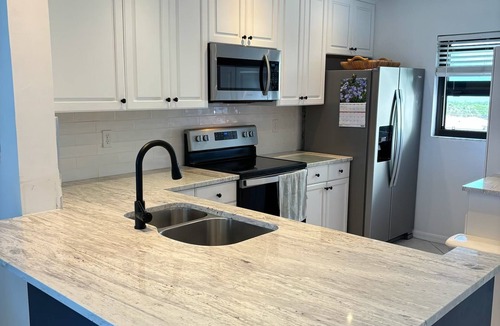 Hutchinson Island South Condo | Spectacular 7th floor condo on the beach, south east Corner unit