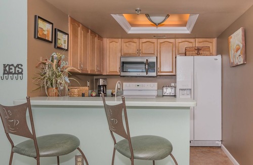 Cearra Del Ray Condo | Spectacular Beachfront Views from this Tastefully Decorated Condo ~ PH5B Palm House