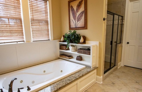 Saint Helena Island House | Sprawling Family Home w/ Golf Course & Ocean Views - Steps from Beach