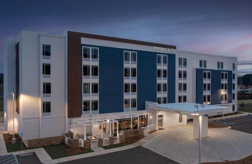Cape Fear Hotel | SpringHill Suites by Marriott Fayetteville I-95