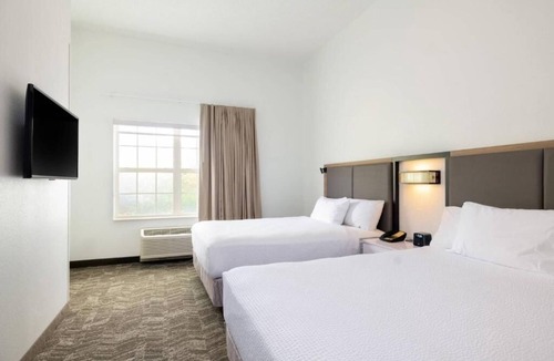 Williamsburg Hotel | SpringHill Suites | Jr Queen Suite | Water Country, Outlets, The Pottery