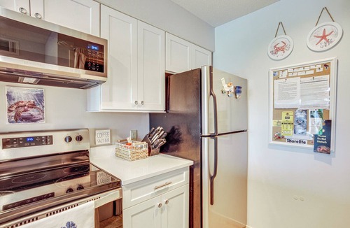 Beachwalk Condo | St Helena Island Condo - 1/2 Mi to Beach