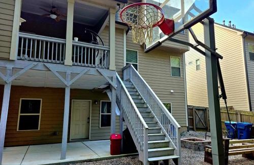 Dacula Apartment | St Joseph's Tavern