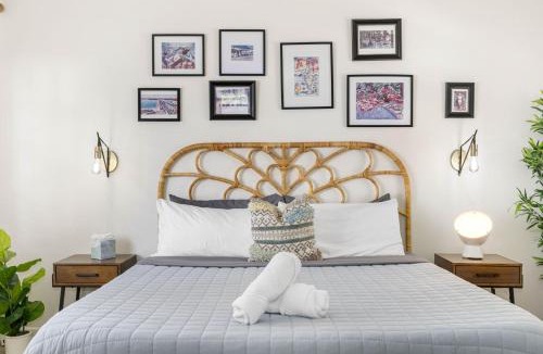 Historic Old Northeast Apartment | St Pete Boho Getaway Walk to Pier and Beach