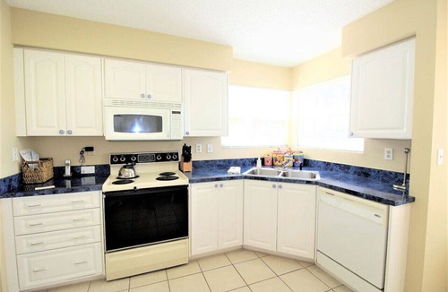 Isla del Sol Condo | St Pete Isla Vista Verde West 1-104 2/2 Ground