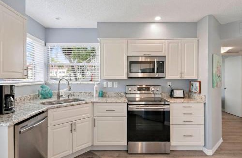 Isla del Sol House | St Pete Isla Vista Verde E 2 111 Pond View 2 2