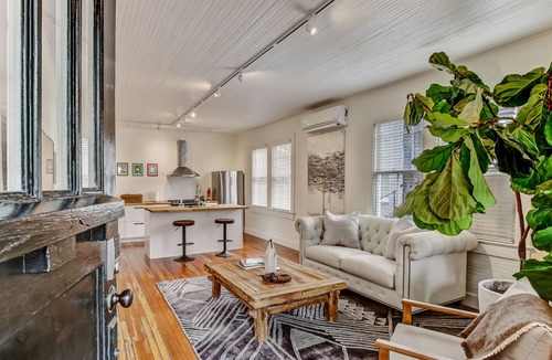 Saint Simons Island Apartment | Stanton Apartment A - Historic retreat 1 block to beach