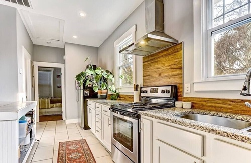 Midtown Apartment | Starland Area gem! Marvelous 2-bedroom apartment in Savannah
