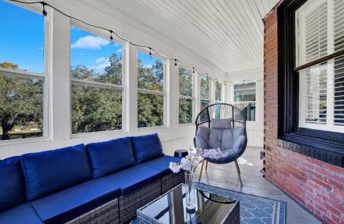 Metropolitan House | Starland Perch Estate