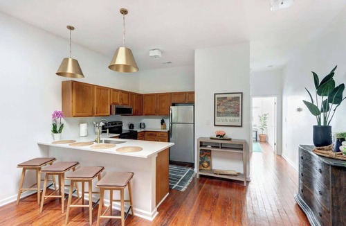 Historic District - North Apartment | State Street Suite, Historic District | Central