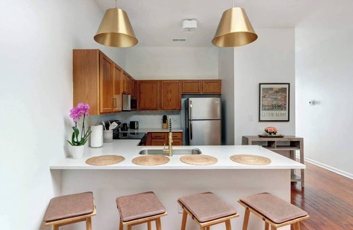 Historic District - North Apartment | State Street Suite, Historic District | Central
